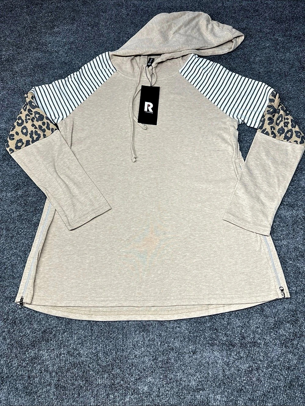 PrinStory Hooded Animal Print Sleeve Top in Beige Medium NWT